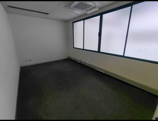 1,229M² OFFICE TO LET IN RANDJESPARK
